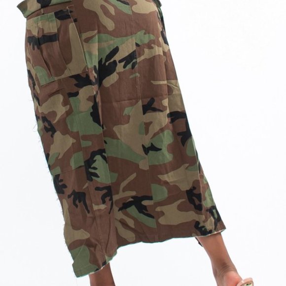 HIGH SLIT CAMO PRINT SKIRT - Picture 7 of 9